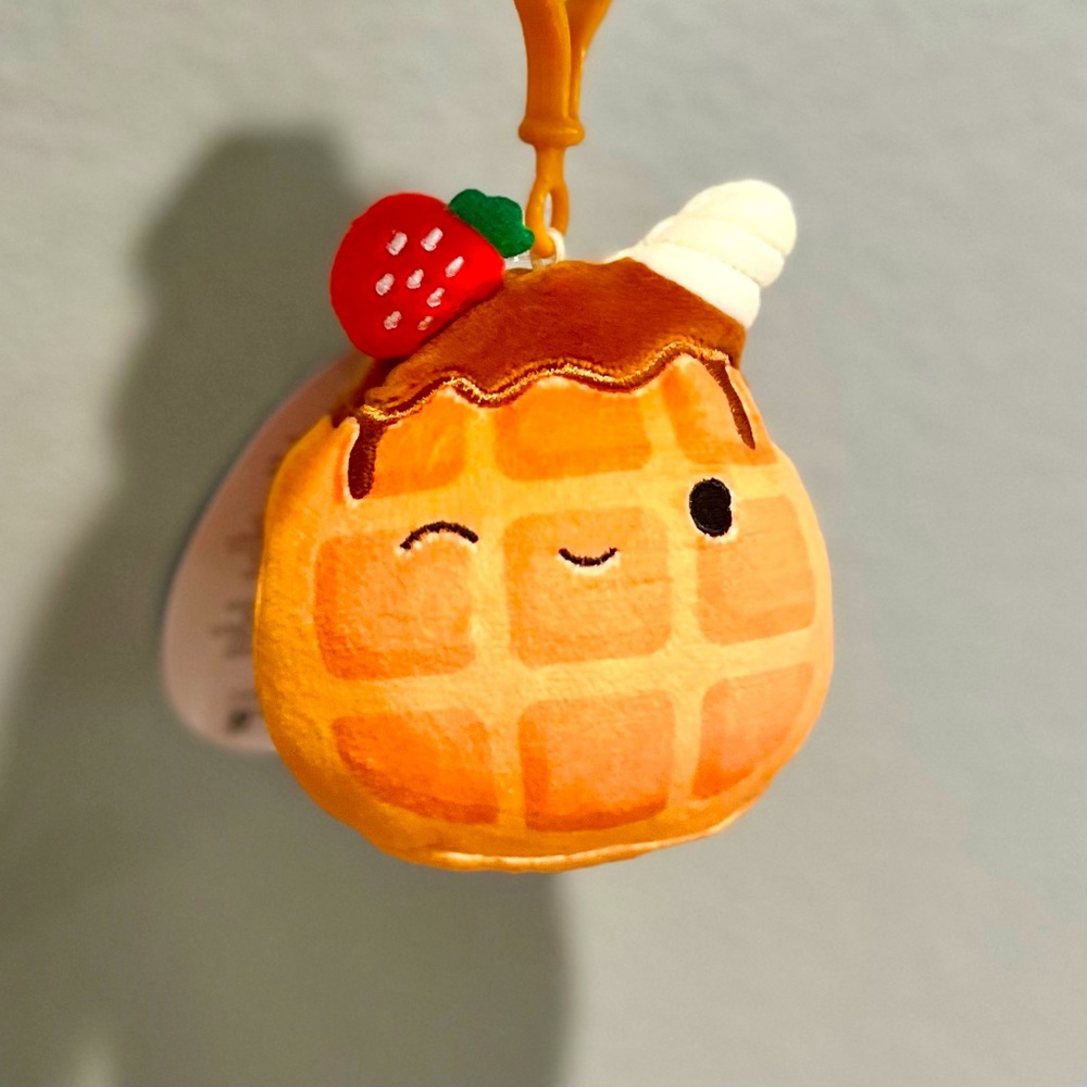 Weaver the Waffle Squishmallow Clip 3.5” BNWT